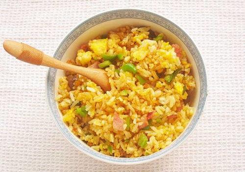 大瓜头吃炒饭,一场味蕾与视觉的盛宴