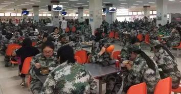 军训新生跳舞吃瓜,跳舞吃瓜，欢乐满溢