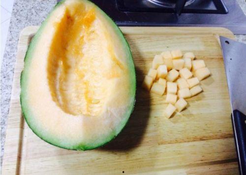 哈密瓜吃完可以吃核桃吗